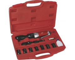 Пневмогайковерт угловой Elitech 0704.012600, 61 max, 150 Частота холостого хода, 141 Расход воздуха, 6.3 Рабочее давление, 1.2 Вес брутто